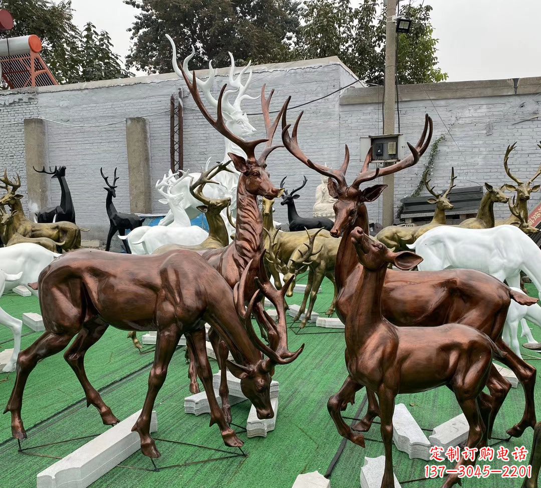 三明玻璃钢仿铜群鹿雕塑——精美动物雕塑装点公园