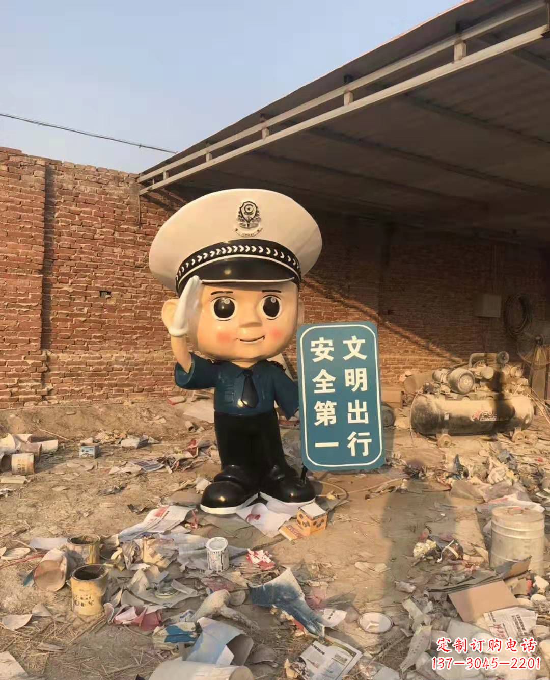 三明玻璃钢卡通警察雕塑公园广场安全警示语雕塑