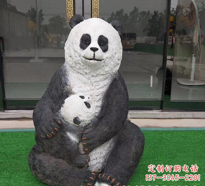 三明玻璃钢制熊猫雕塑——传承中华文化精髓
