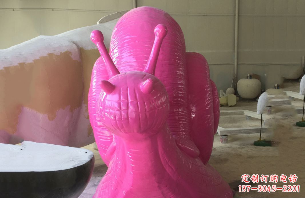 三明不锈钢彩绘蜗牛雕塑给公园景观增添点缀