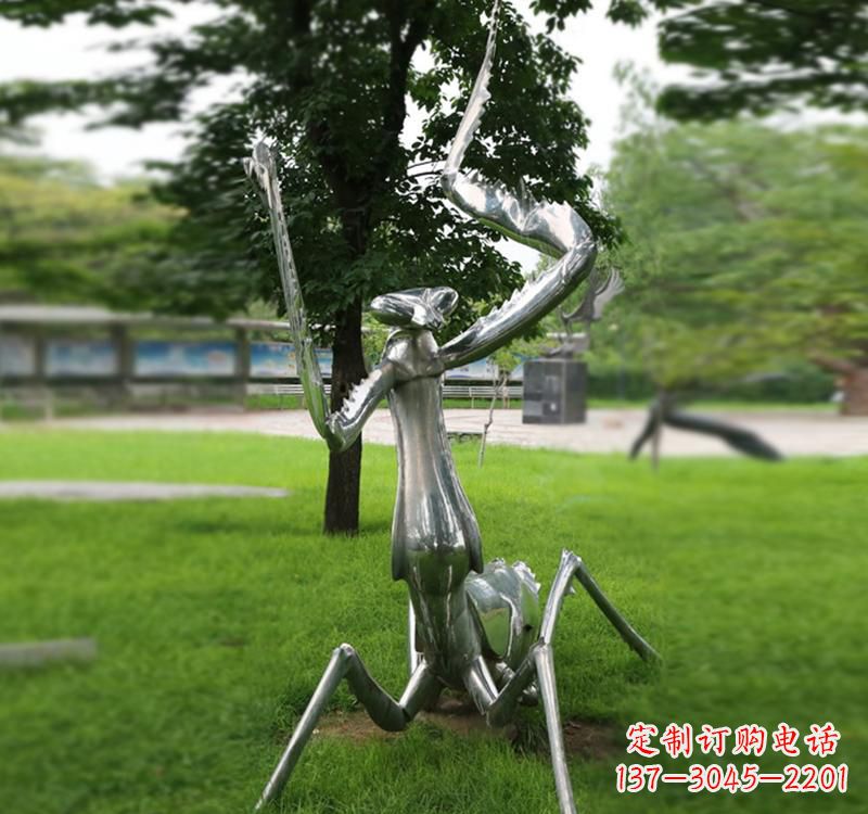 三明不锈钢螳螂雕塑精致美观的艺术品
