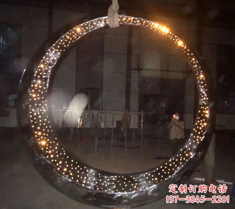 三明璀璨夜空,不锈钢发光月亮雕塑