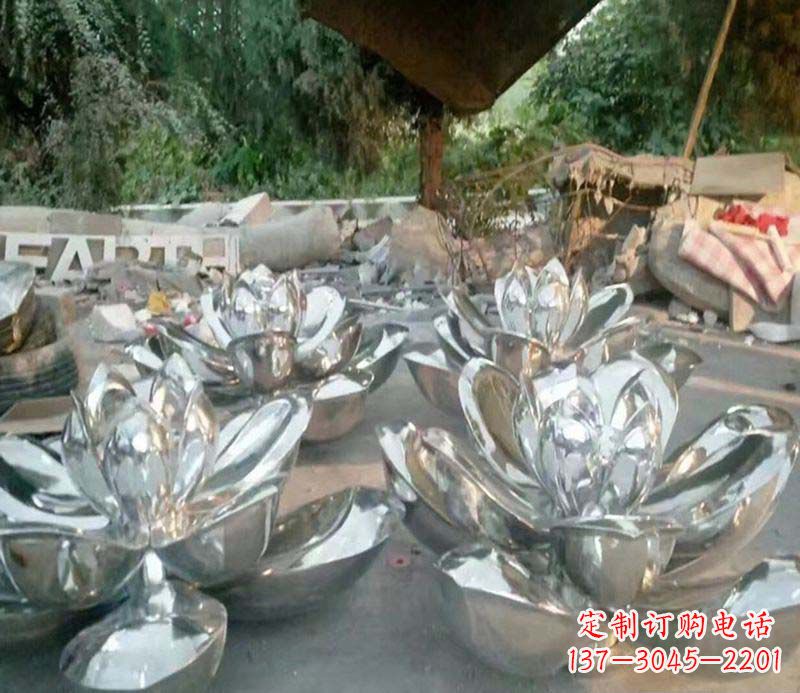 三明不锈钢荷花雕塑给公园带来灿烂美景