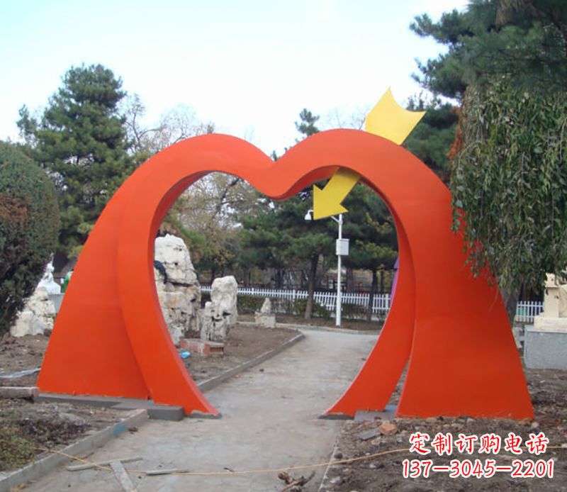 三明不锈钢拱门雕塑给空间增添灵动之美