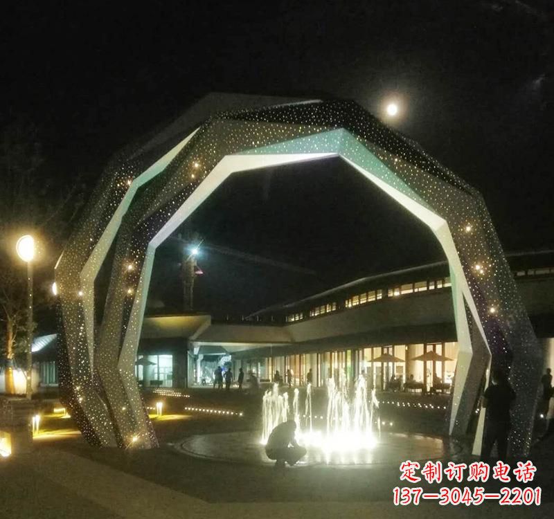 三明不锈钢户外拱门雕塑精美线条点缀美景