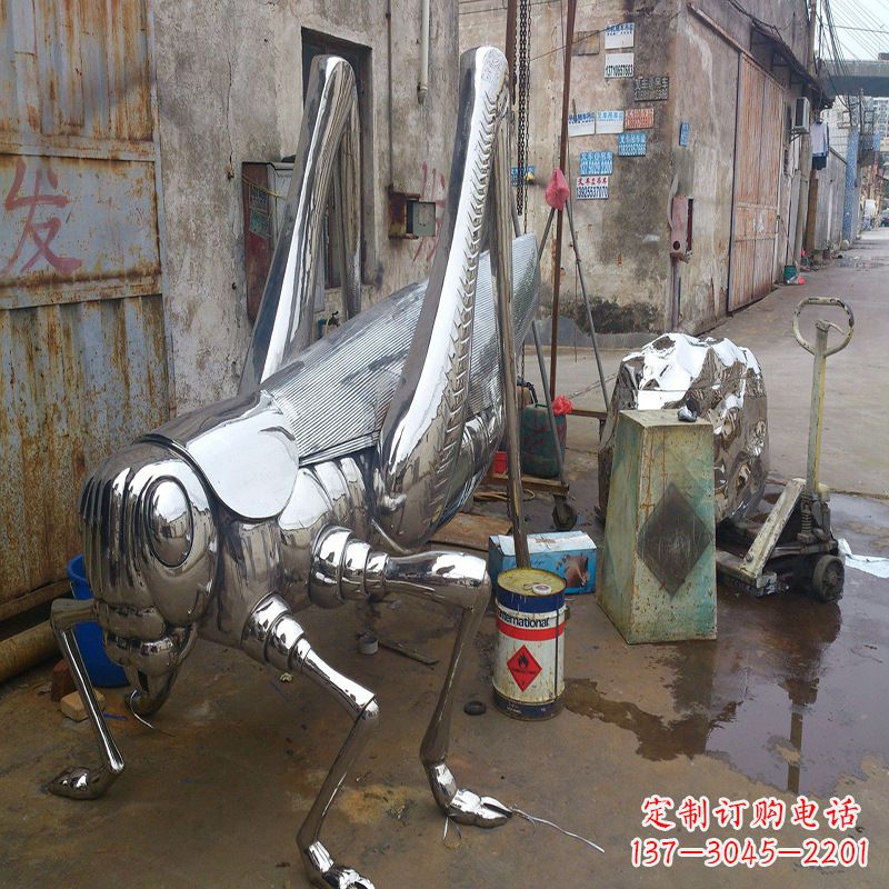 三明不锈钢蝗虫雕塑营造美好的自然环境