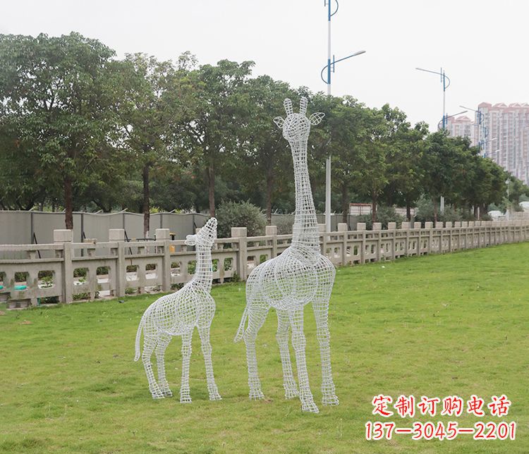三明精美的不锈钢长颈鹿雕塑