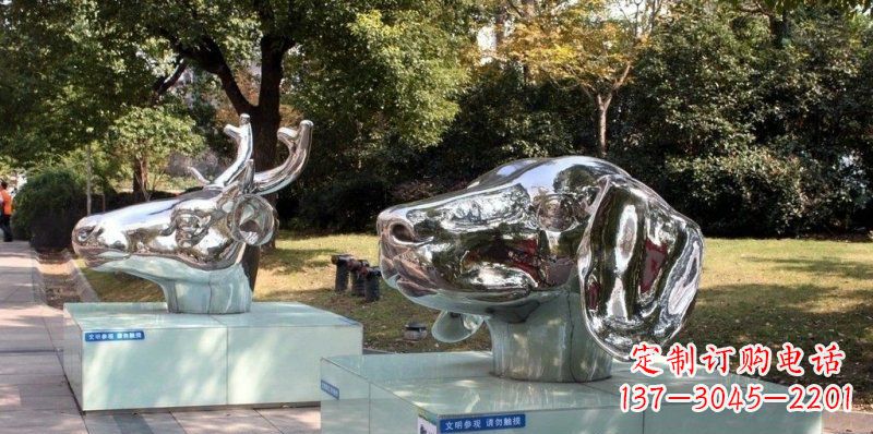 三明狗头公园不锈钢鹿和狗雕塑