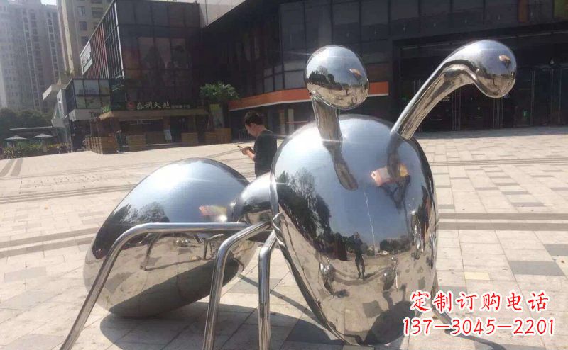 三明不锈钢蚂蚁雕塑精美而富有讽刺意味