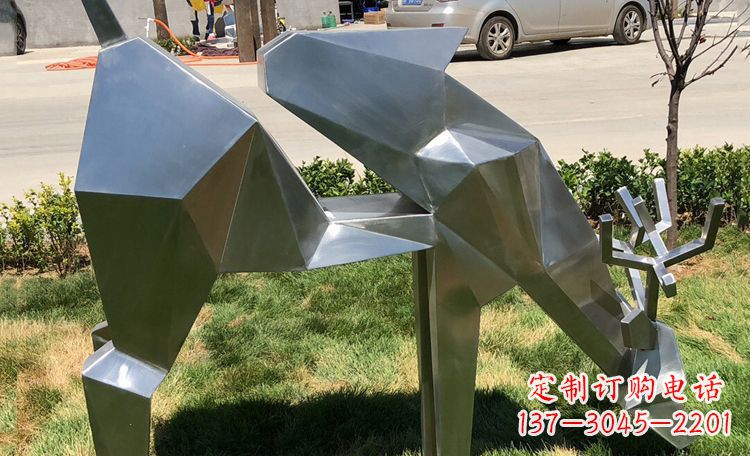 三明不锈钢梅花鹿雕塑给公园带来美丽风景