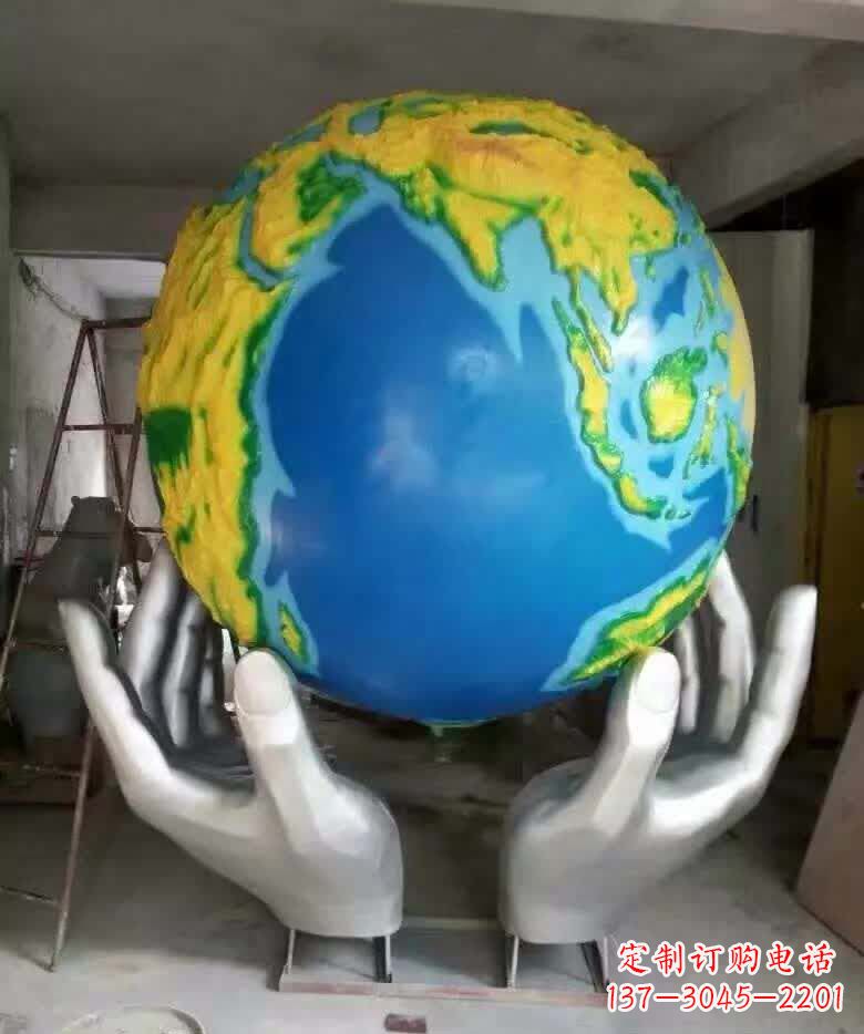 三明不锈钢手托地球雕塑精美的艺术作品