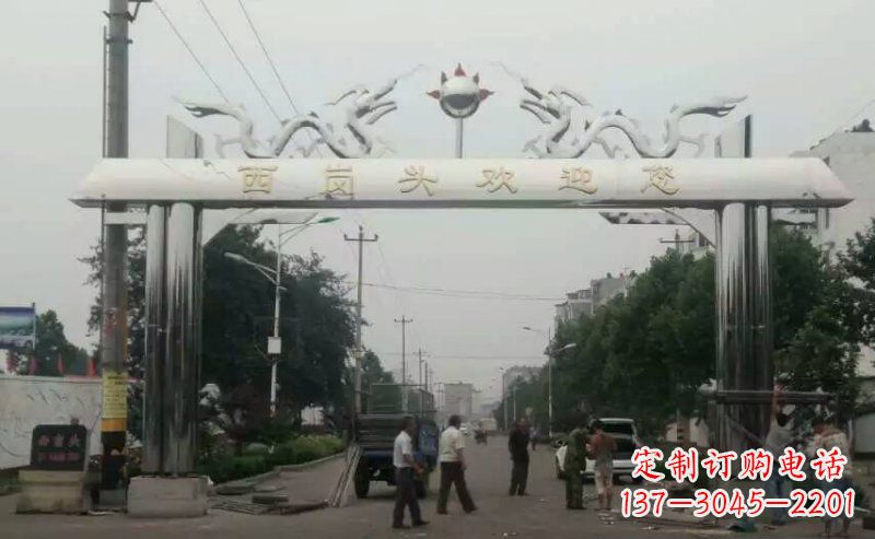 三明不锈钢双龙戏珠牌坊传承文化的雕塑之美