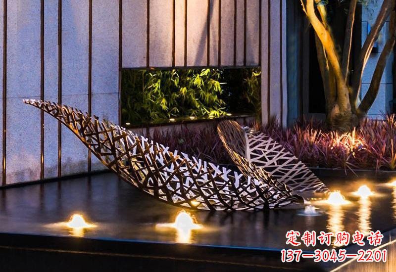 三明不锈钢小区镂空树叶雕塑给小区添彩