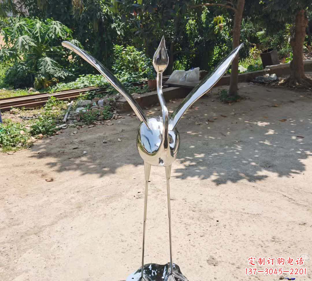 三明不锈钢仙鹤雕塑——传承灵动之美