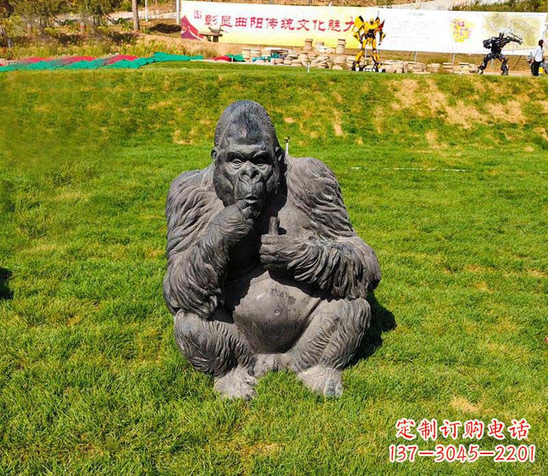 三明猩猩雕塑——草坪猩猩公园的艺术精品