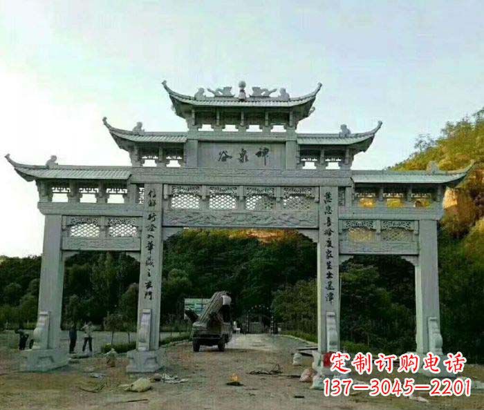 三明村口石雕牌楼千百年文化瑰宝