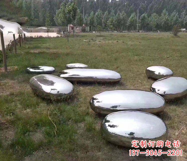 三明抽象镜面不锈钢鹅卵石雕塑