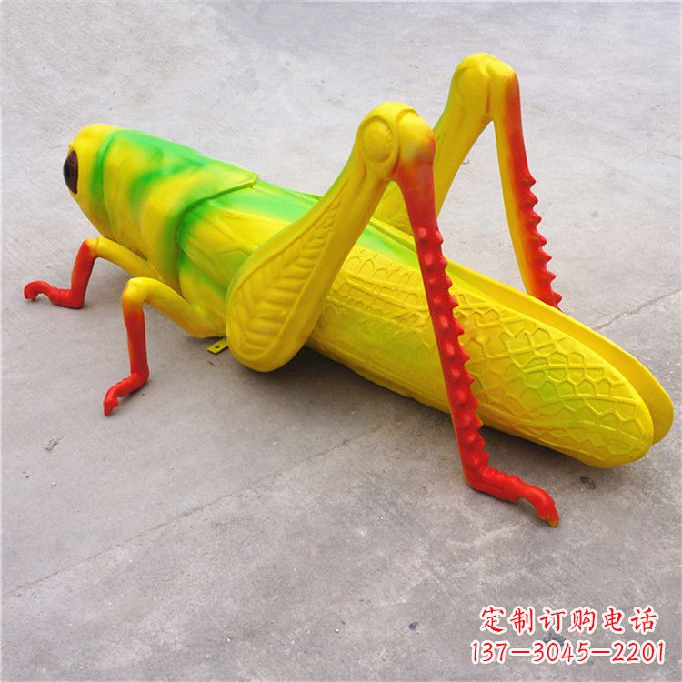 三明仿真蝗虫玻璃钢蚂蚱雕塑