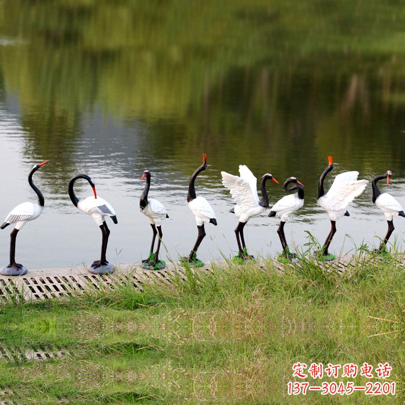 三明玻璃钢动物水池雕塑