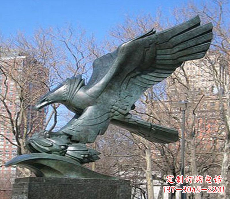 三明飞鹰石雕动物景观雕塑