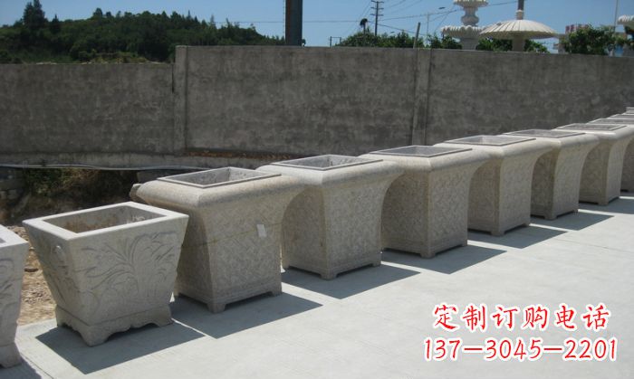 三明大理石花盆石雕 – 在公园展现精美自然风貌