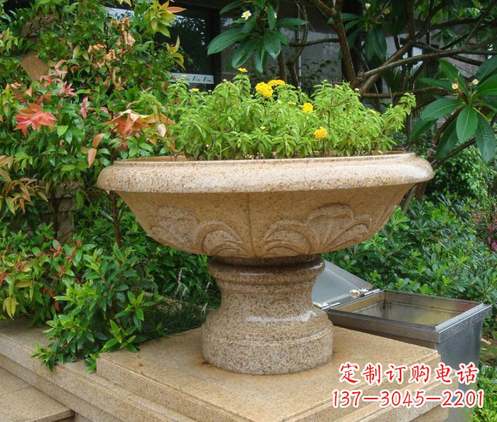 三明雕塑花盆,精雕细琢