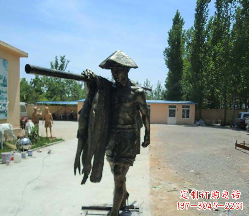 三明传承古老文化的渔民雕塑