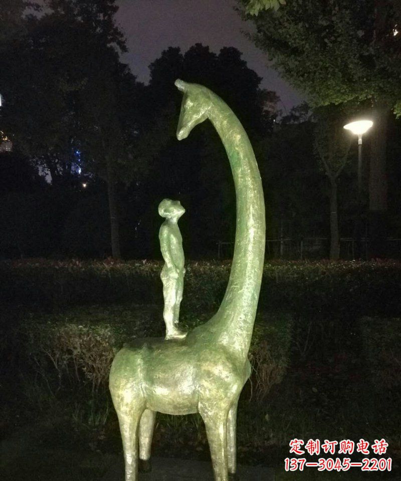 三明壮观绝伦的长颈鹿雕塑