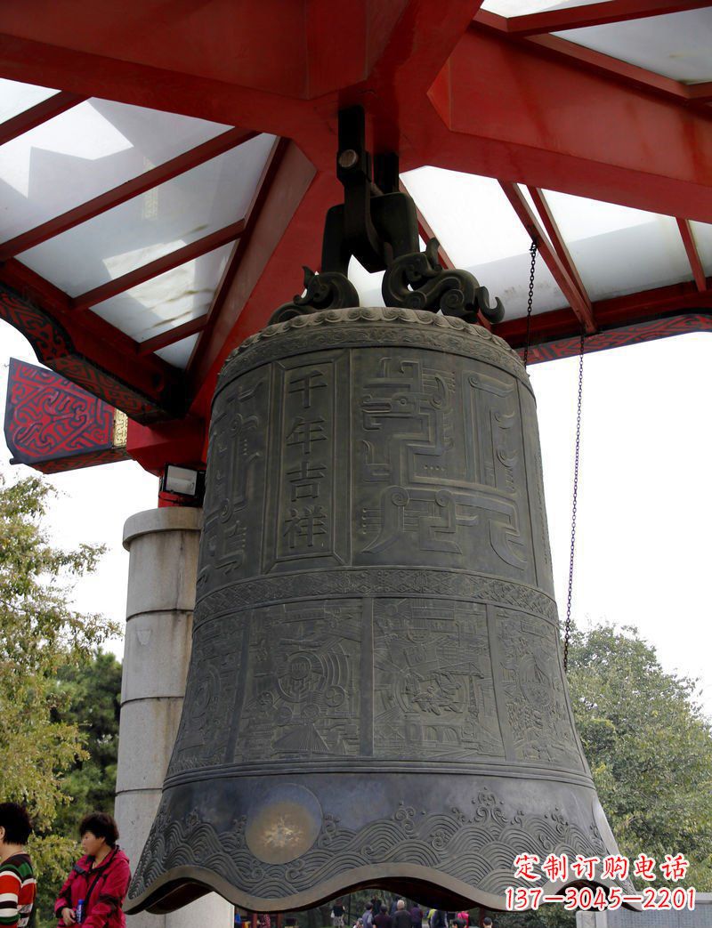 三明广场千年吉祥铜钟雕塑