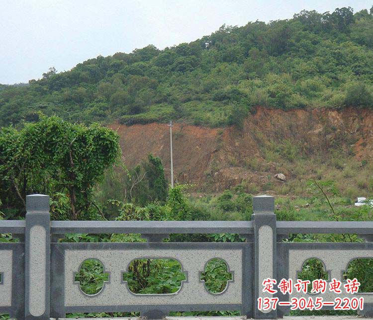 三明景区仿古栏板石雕:展现华丽古典风格的雕塑艺术