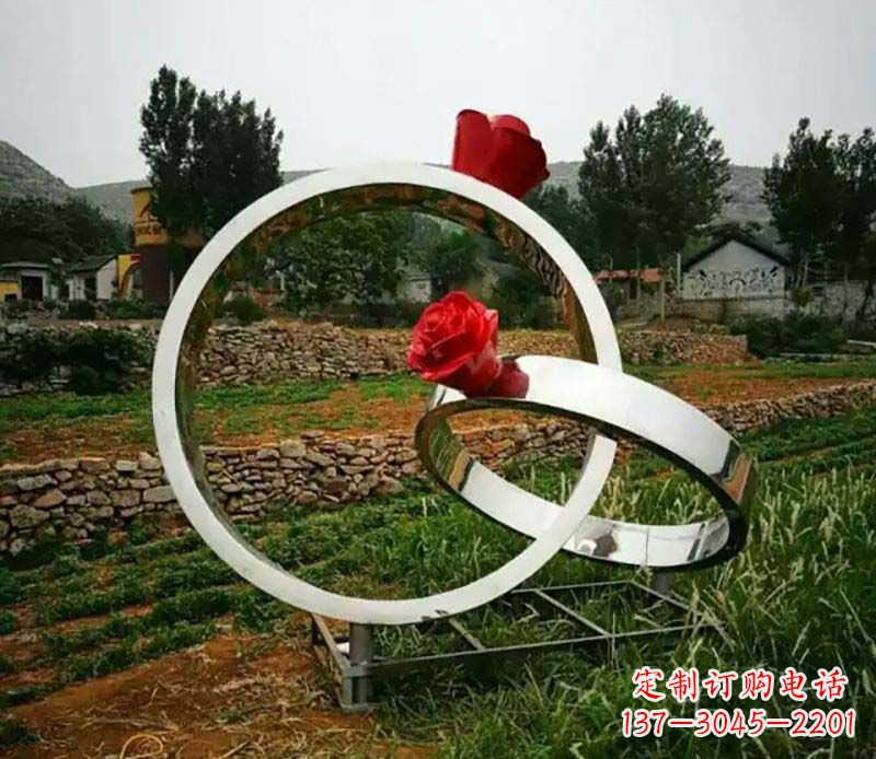 三明中领雕塑:高贵精致的镜面不锈钢戒指雕塑