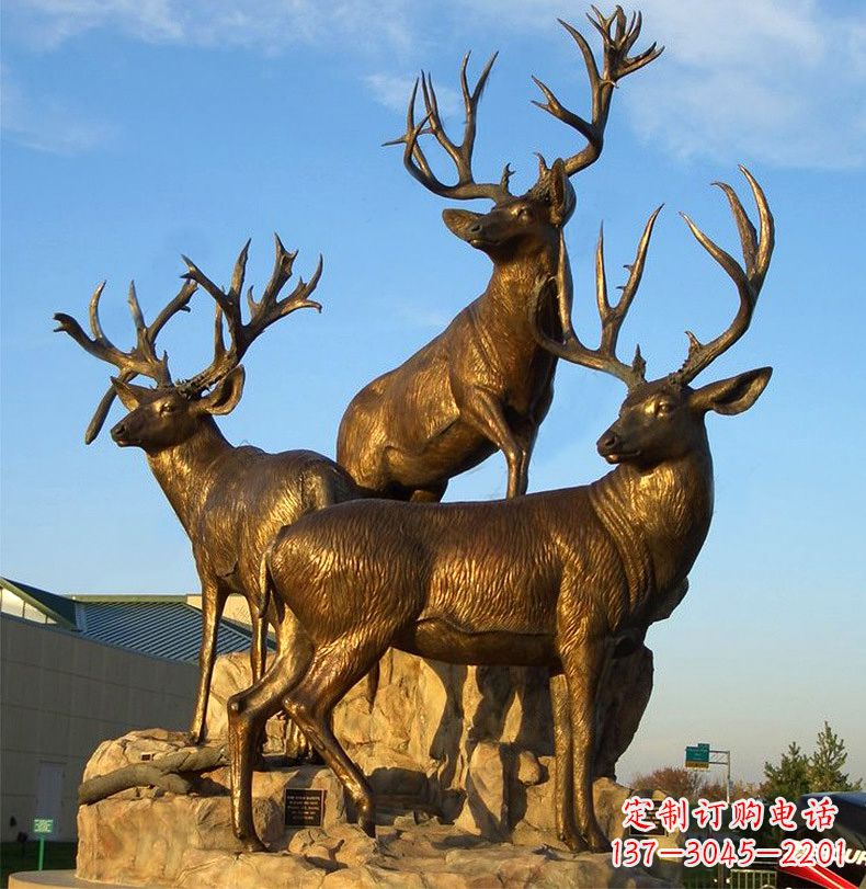 三明三鹿登高鹿景观铜雕,让你秀智慧雕刻艺术