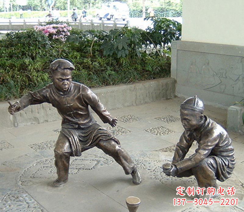 三明玩陀螺的古代儿童铜雕
