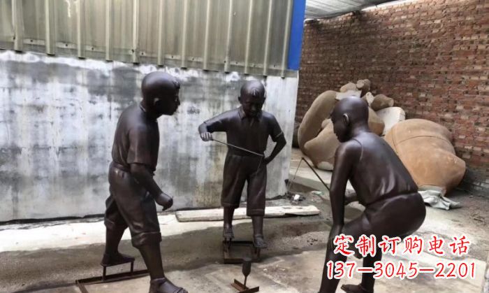 三明玩陀螺人物铜雕 (2)