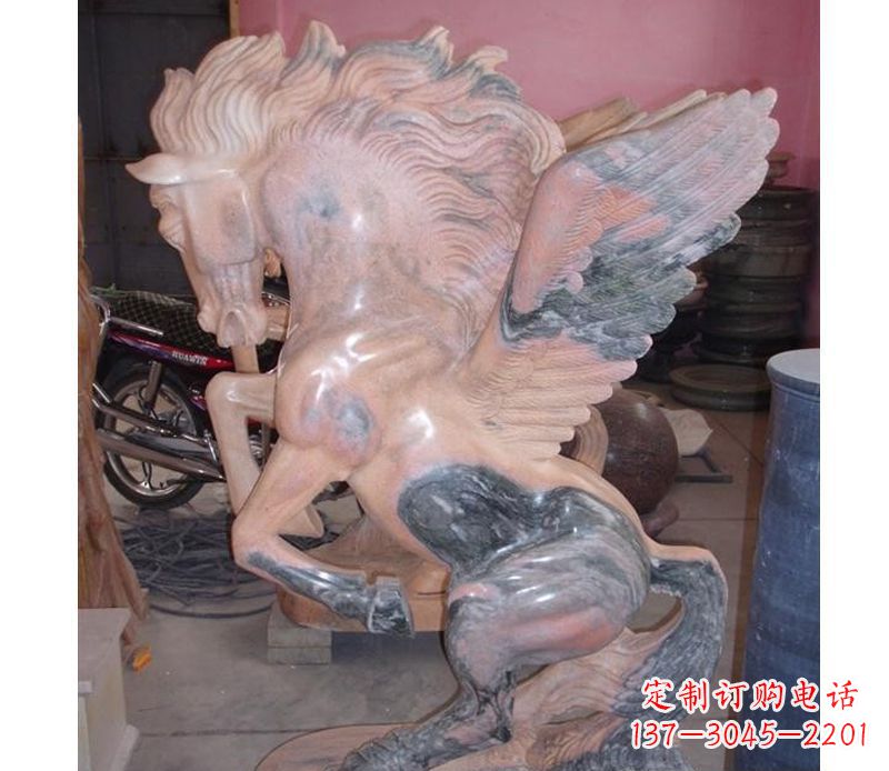 三明晚霞红奔马石雕
