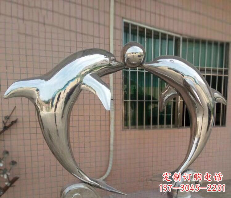 三明校园不锈钢海豚顶球雕塑