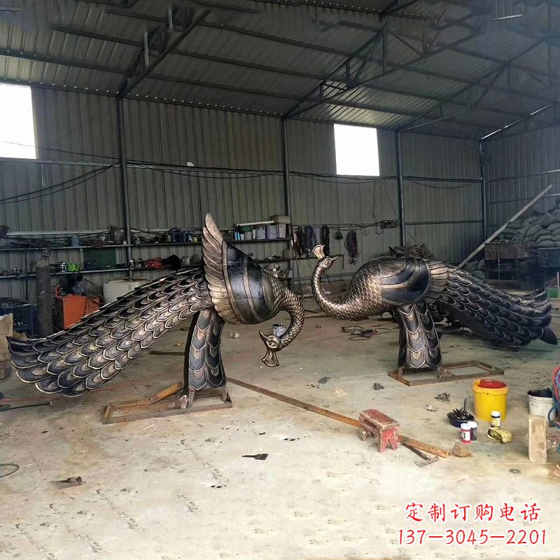 三明铸铜孔雀雕塑